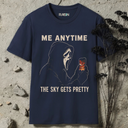 Me anythime the sky gets pretty Ghostface T-Shirt